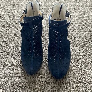 Crown & Ivy Navy Suede Bootie Size 7.5